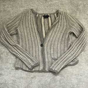 TAHARI 100% two-ply cashmere cardigan size medium